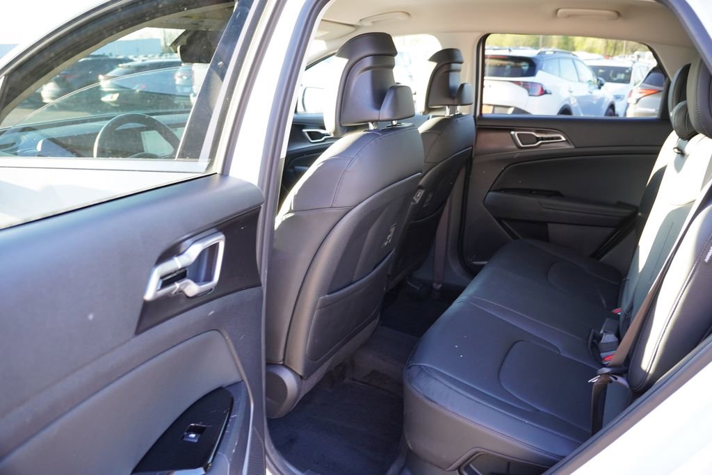 Certified 2025 Kia Sportage EX AWD/4WD image 16