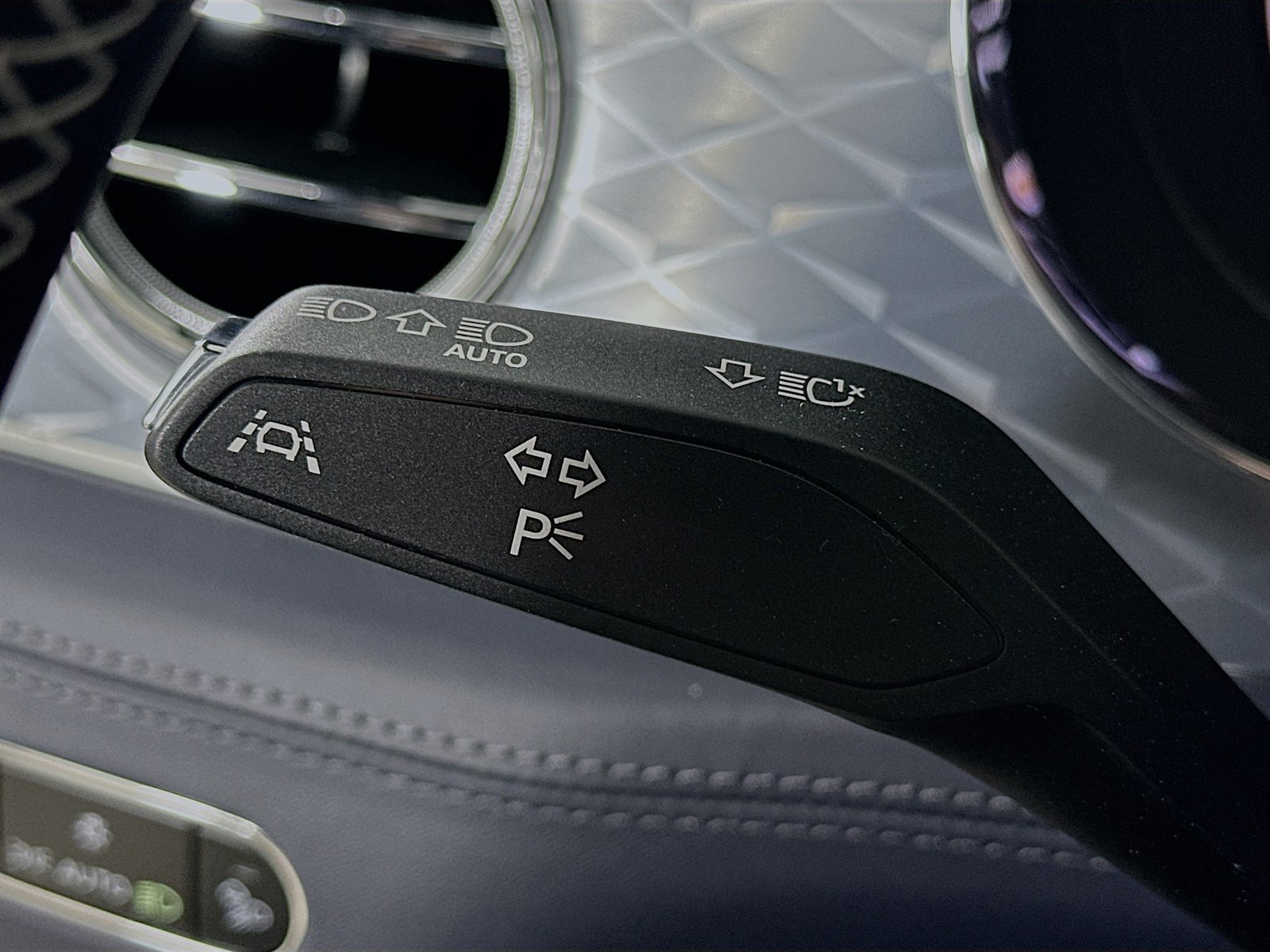 New 2026 Bentley Bentayga Extended Wheelbase AWD/4WD image 23