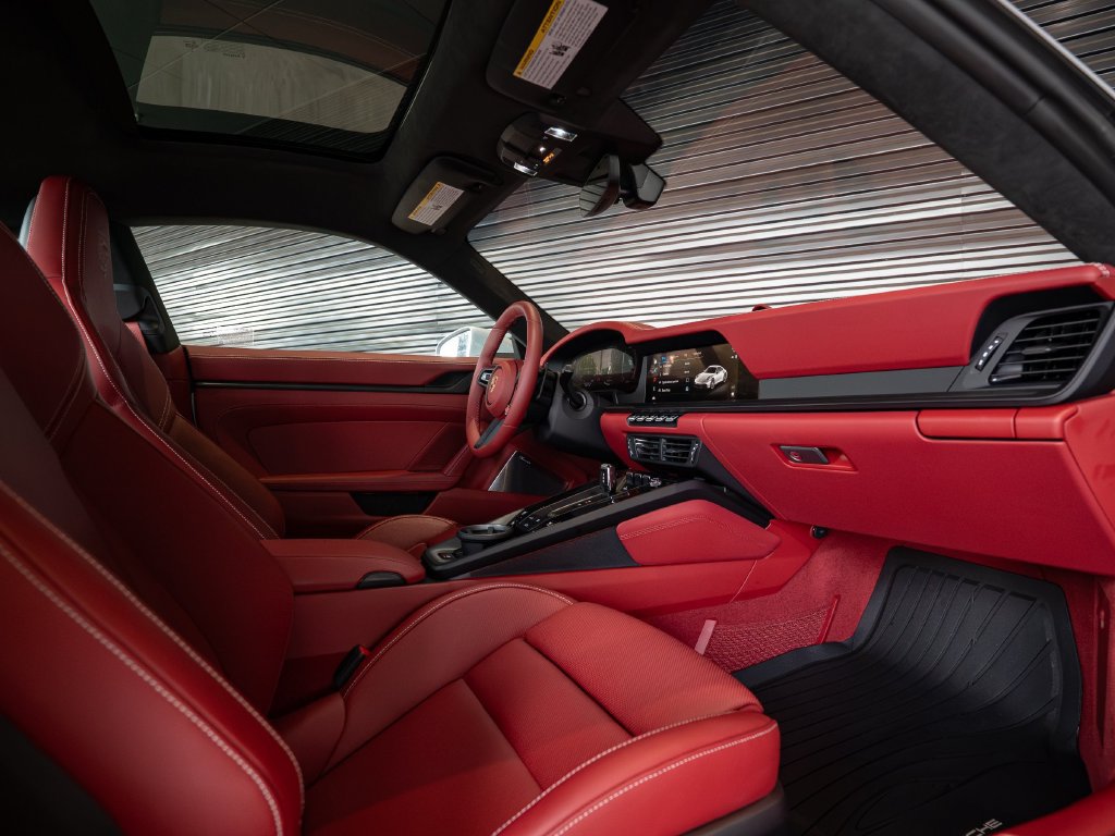 Certified 2025 Porsche 911 Carrera 4 GTS AWD/4WD image 27