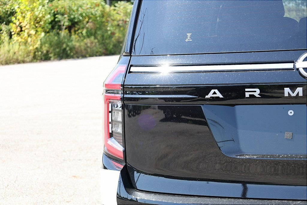 New 2026 Nissan Armada SL w/ Captain's Chari Seat Package image 5