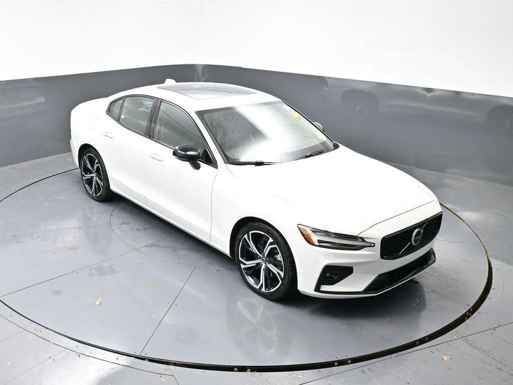 Used 2024 Volvo S60 B5 Core image 43