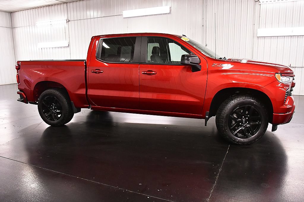 Used 2023 Chevrolet Silverado 1500 RST w/ Z71 Off-Road Package AWD/4WD image 8