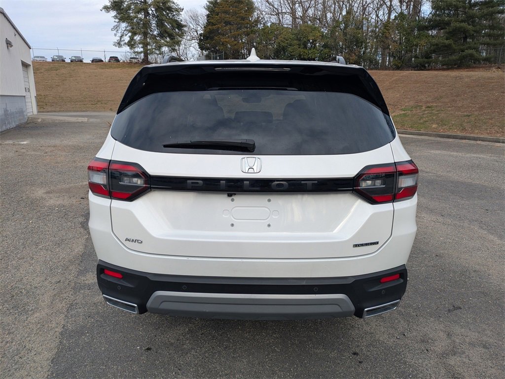 Used 2025 Honda Pilot Touring image 5