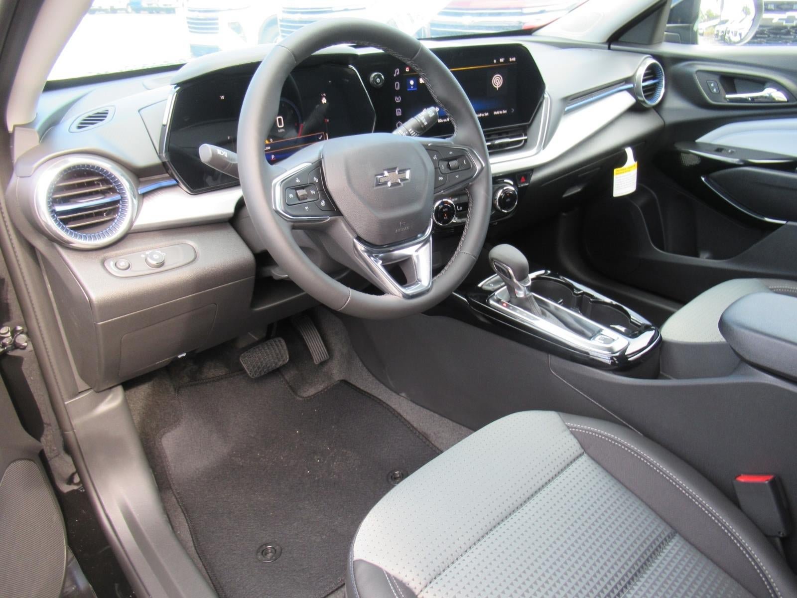New 2026 Chevrolet Trax LT w/ Midnight Edition FWD image 15