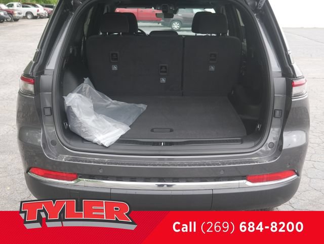 New 2026 Jeep Grand Cherokee Laredo X AWD/4WD image 17