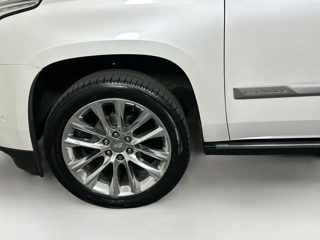 Used 2020 Cadillac Escalade Premium Luxury AWD/4WD image 38