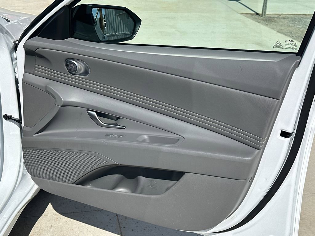 Certified 2025 Hyundai Elantra Sport image 14