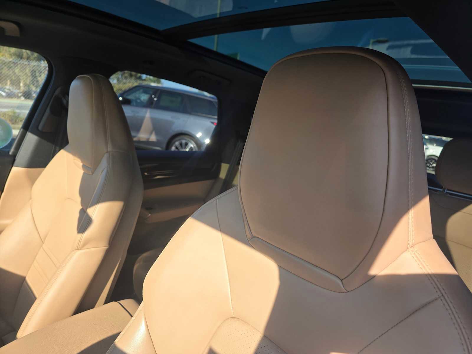 Used 2023 Porsche Cayenne Platinum Edition image 26