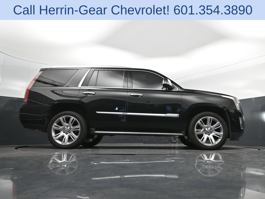 Used 2019 Cadillac Escalade Premium Luxury AWD/4WD image 44