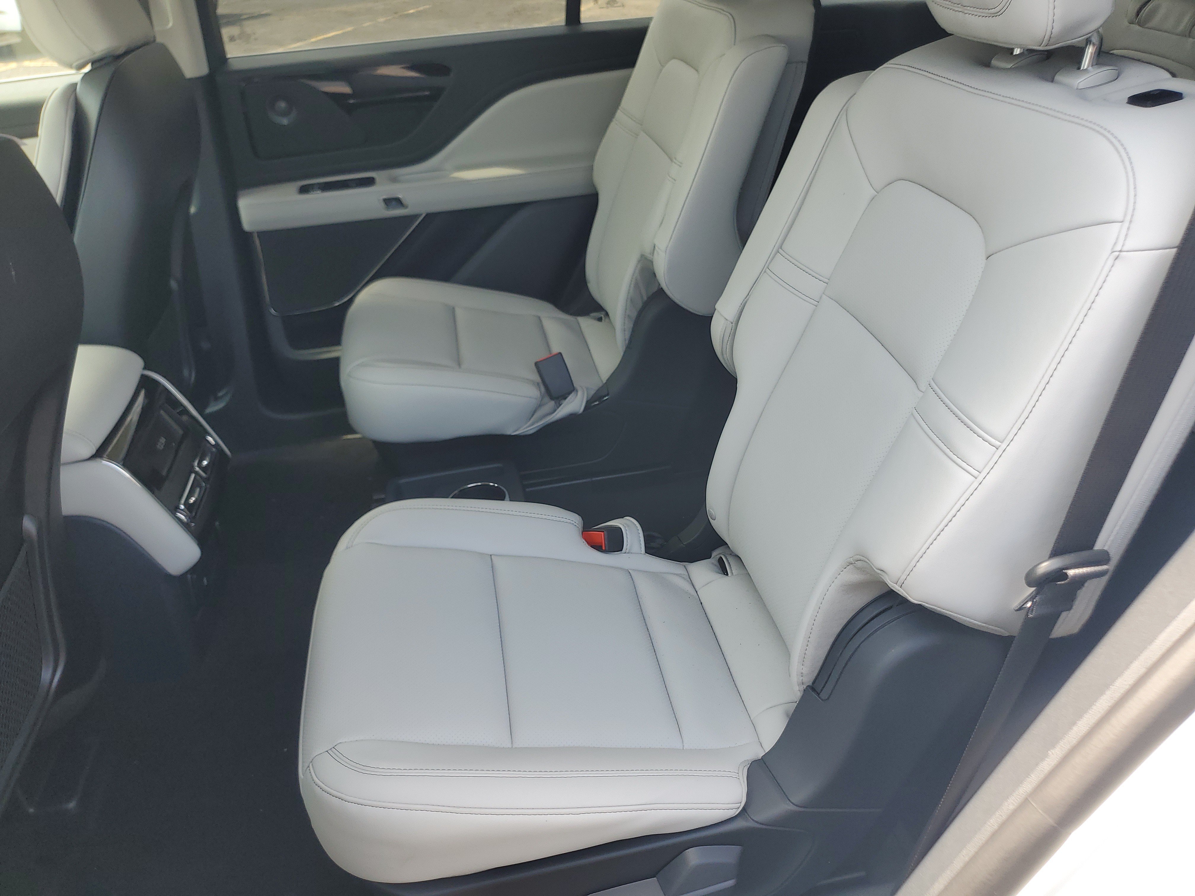 New 2027 Lincoln Aviator AWD image 26