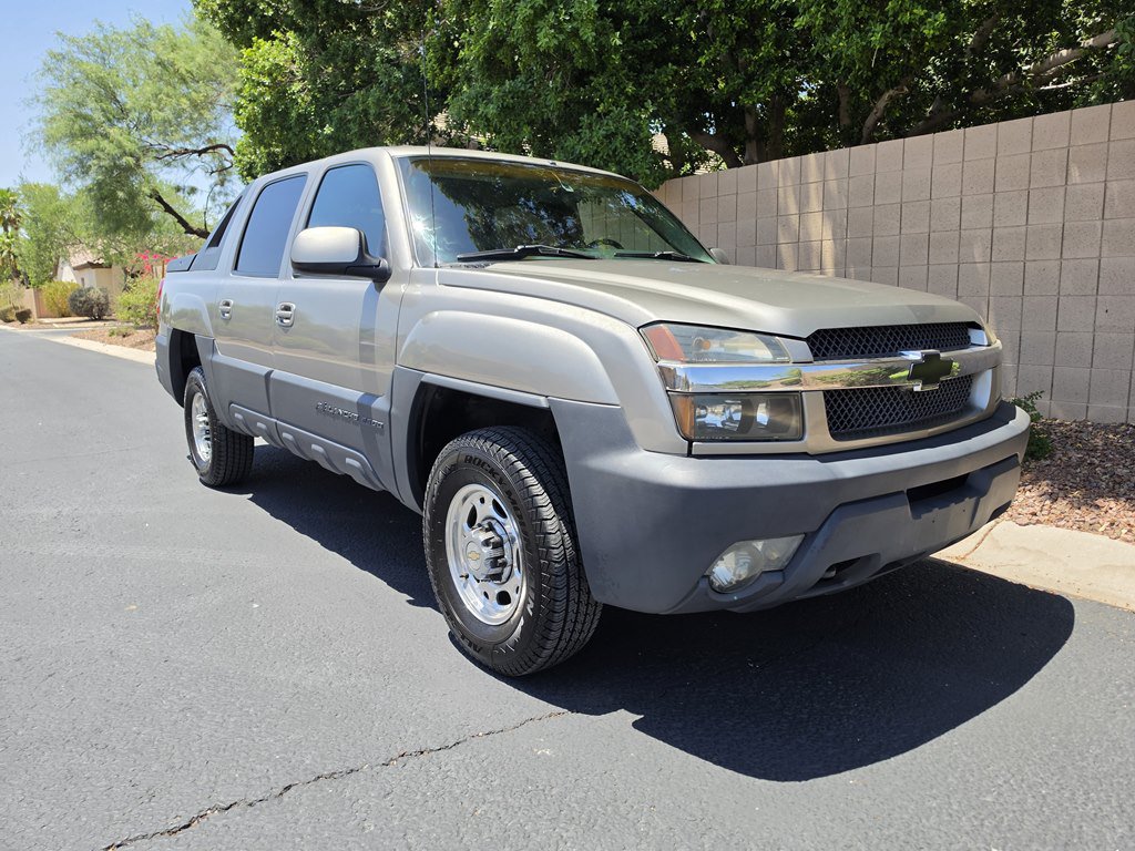 Used 2002 Chevrolet Avalanche 2500 RWD image 1