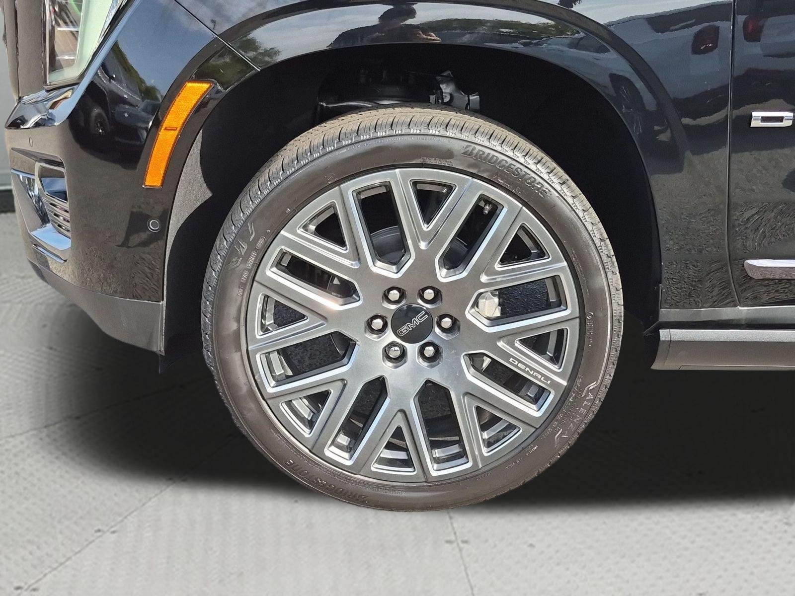 New 2026 GMC Yukon Denali Ultimate w/ LPO, Floor Liner Package AWD/4WD image 34