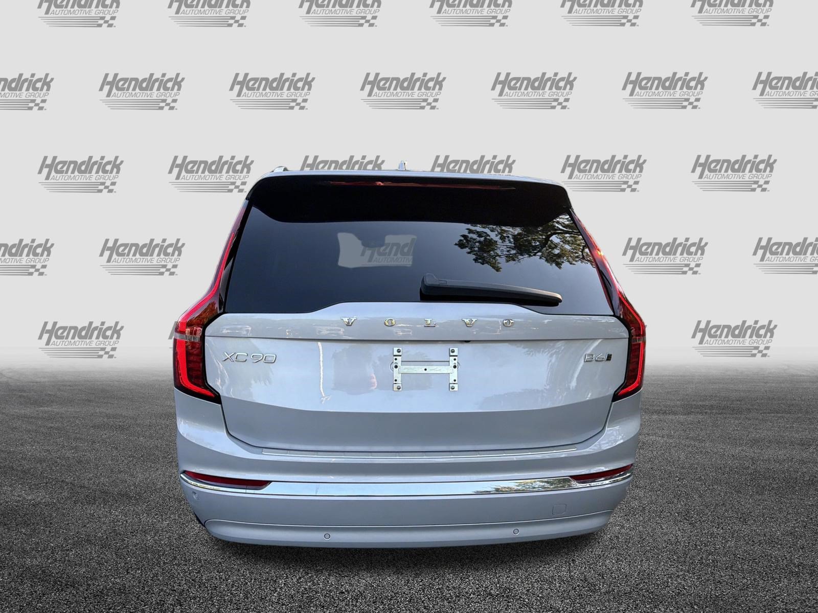 Used 2025 Volvo XC90 B6 Ultra w/ Protection Package Premier AWD/4WD image 9
