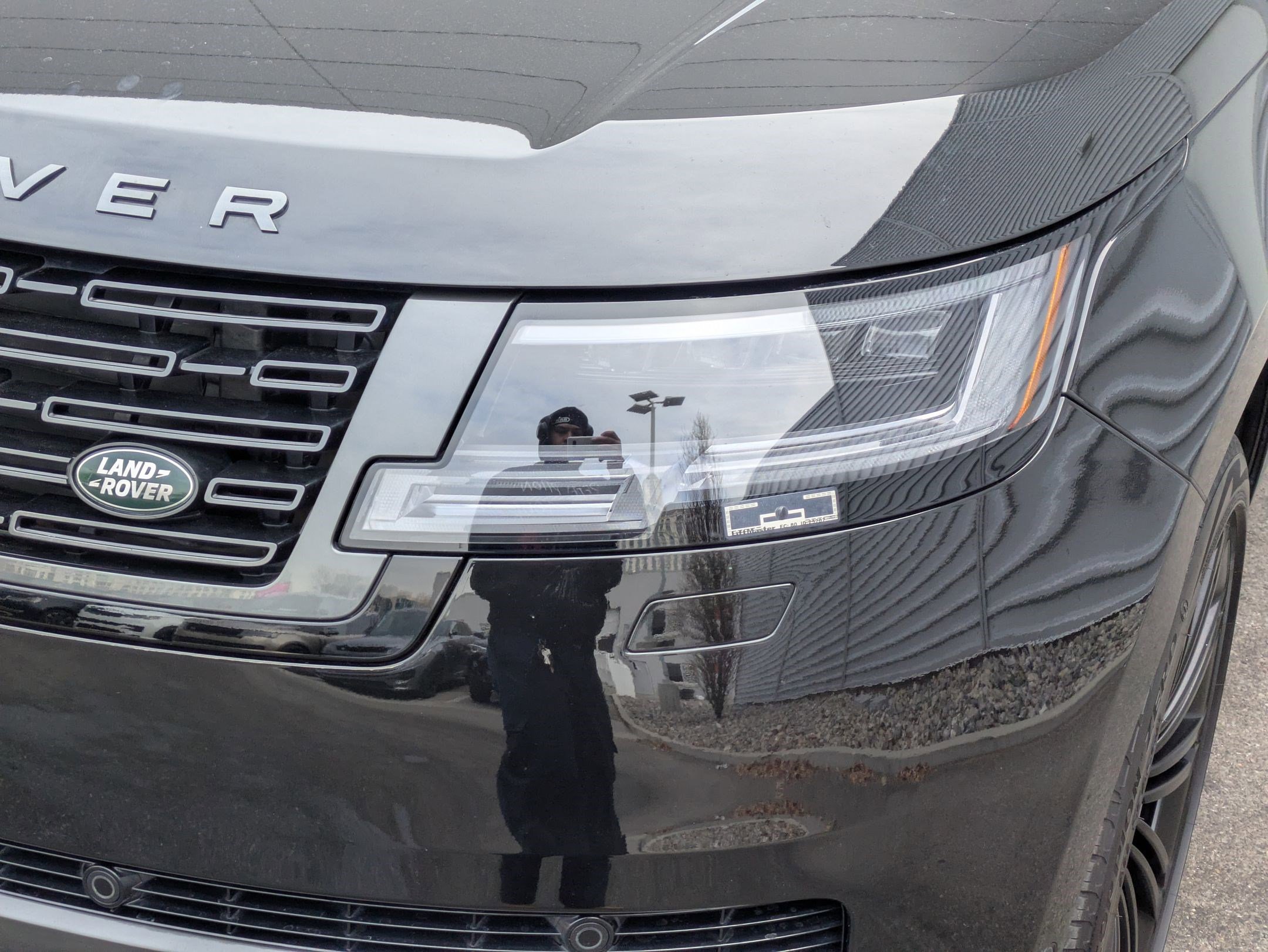 Used 2023 Land Rover Range Rover SE image 12