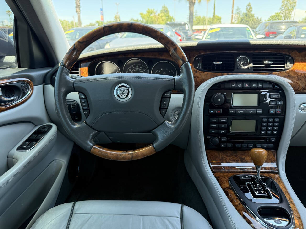 Used 2008 Jaguar XJ8 RWD image 16