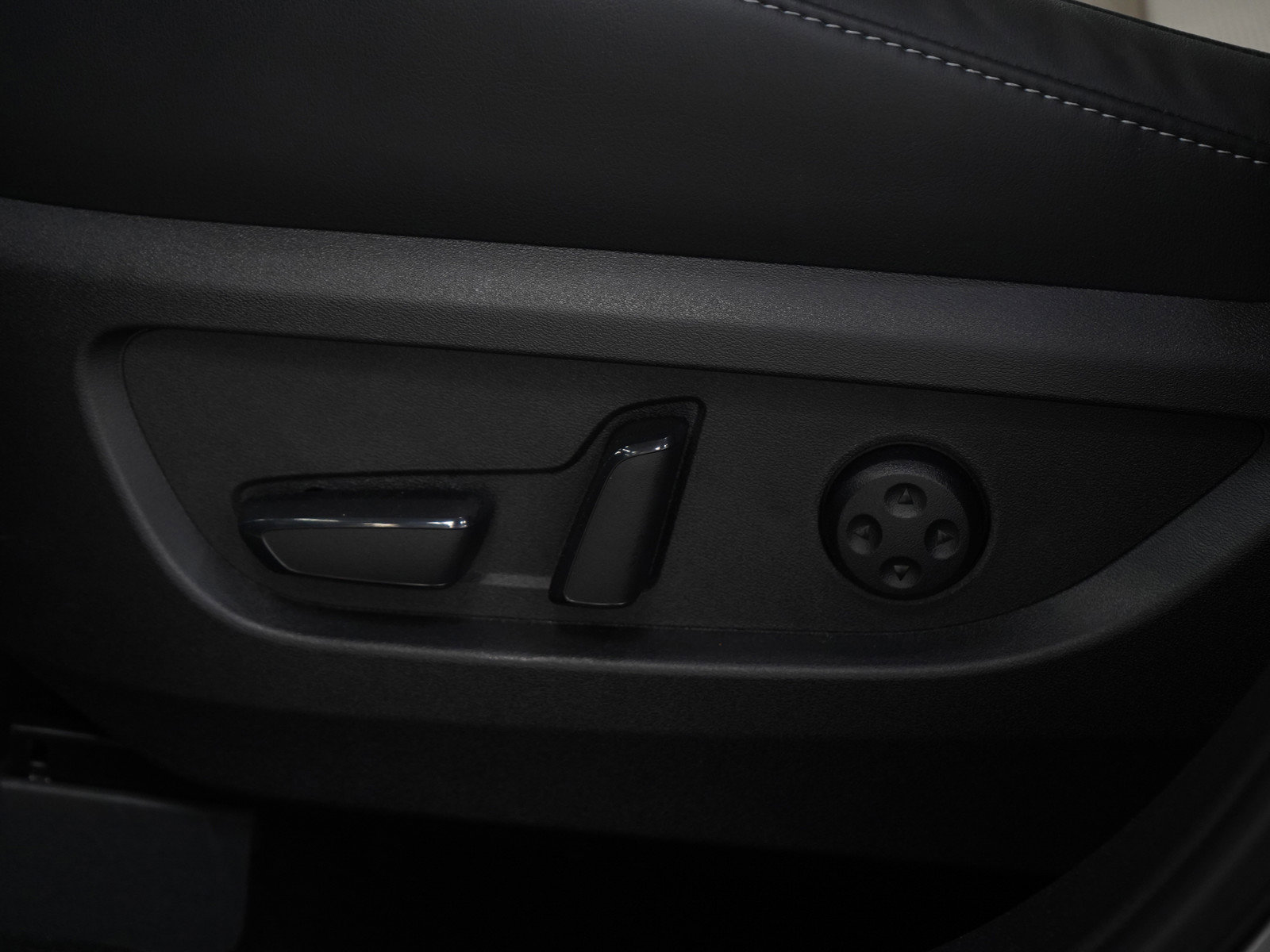 Used 2025 INFINITI QX55 Essential image 30