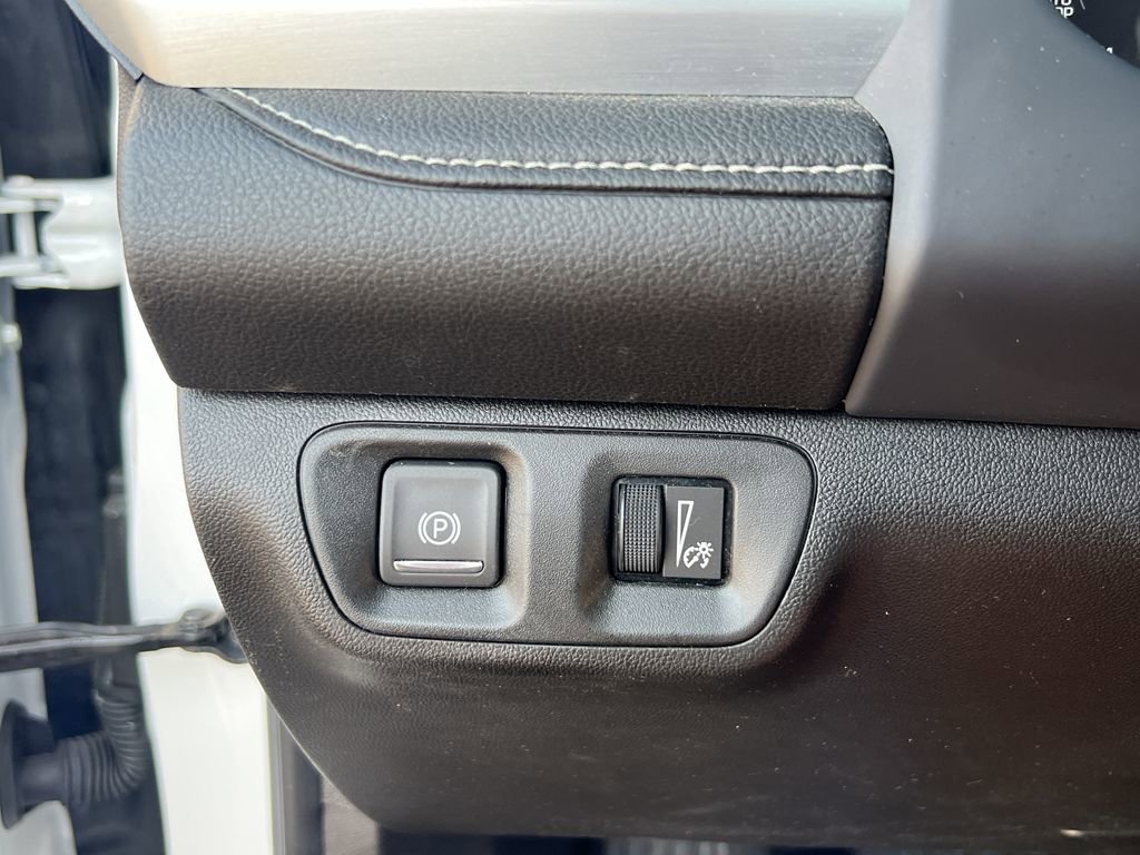 Used 2023 GMC Acadia SLT w/ LPO, Floor Liner Package image 16