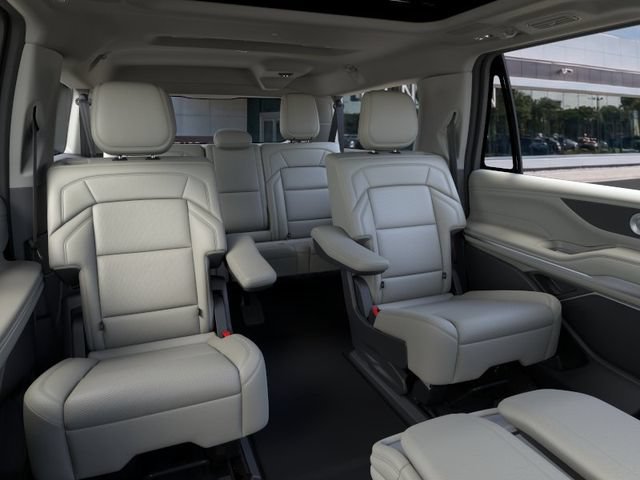 New 2026 Lincoln Navigator L Reserve w/ Jet Appearance Package AWD/4WD image 12