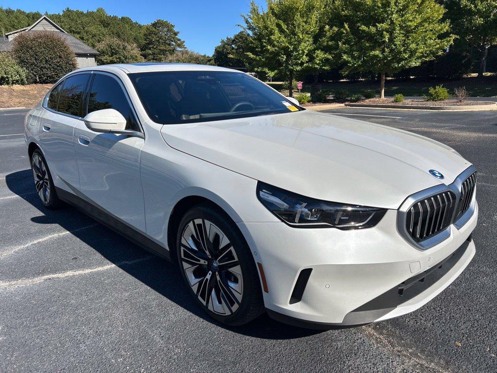 Used 2024 BMW i5 eDrive40i w/ M Sport Package RWD image 17