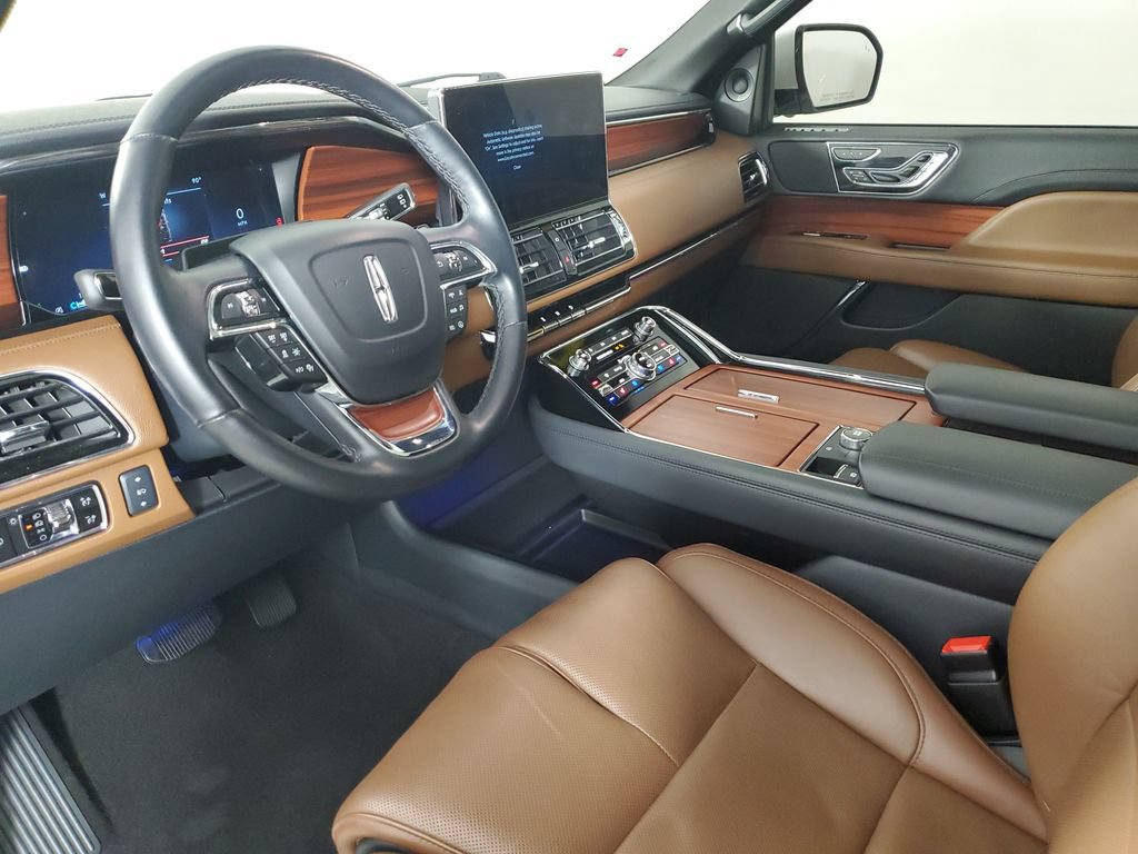 Certified 2024 Lincoln Navigator Reserve w/ Monochromatic Package AWD/4WD image 18