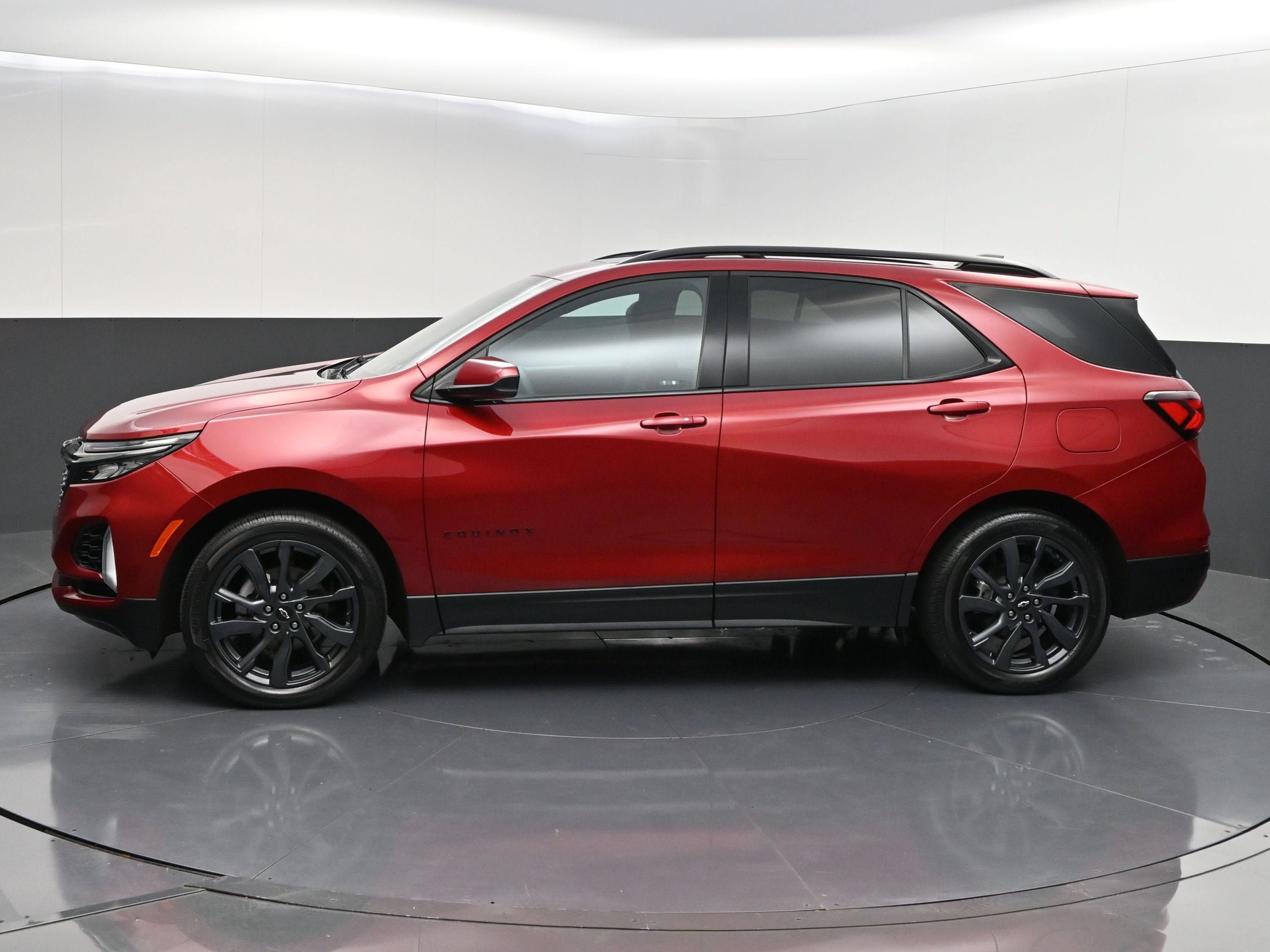 Certified 2023 Chevrolet Equinox RS FWD image 4