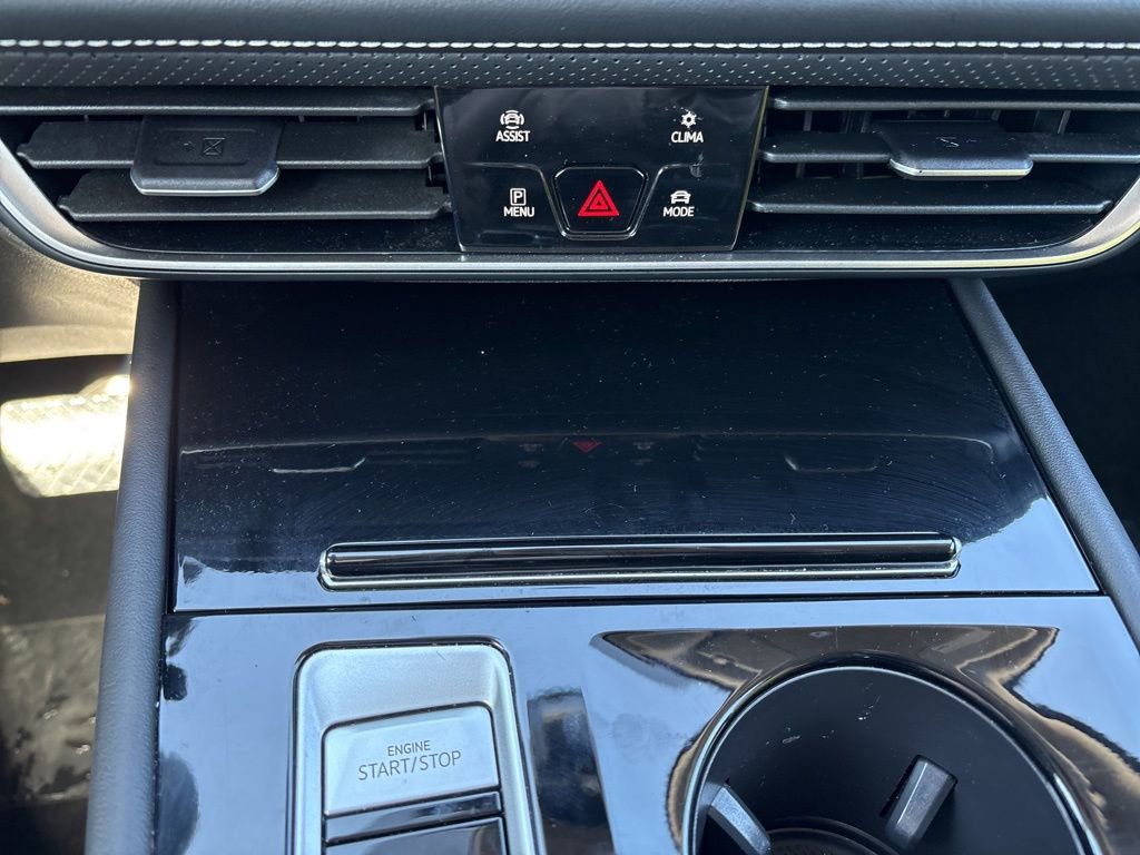 Used 2025 Volkswagen Atlas SE image 38