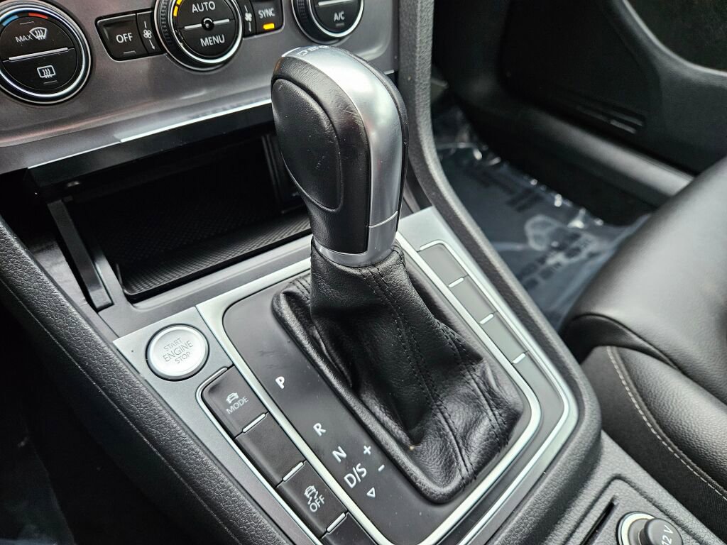 Used 2017 Volkswagen Golf Alltrack SE image 6