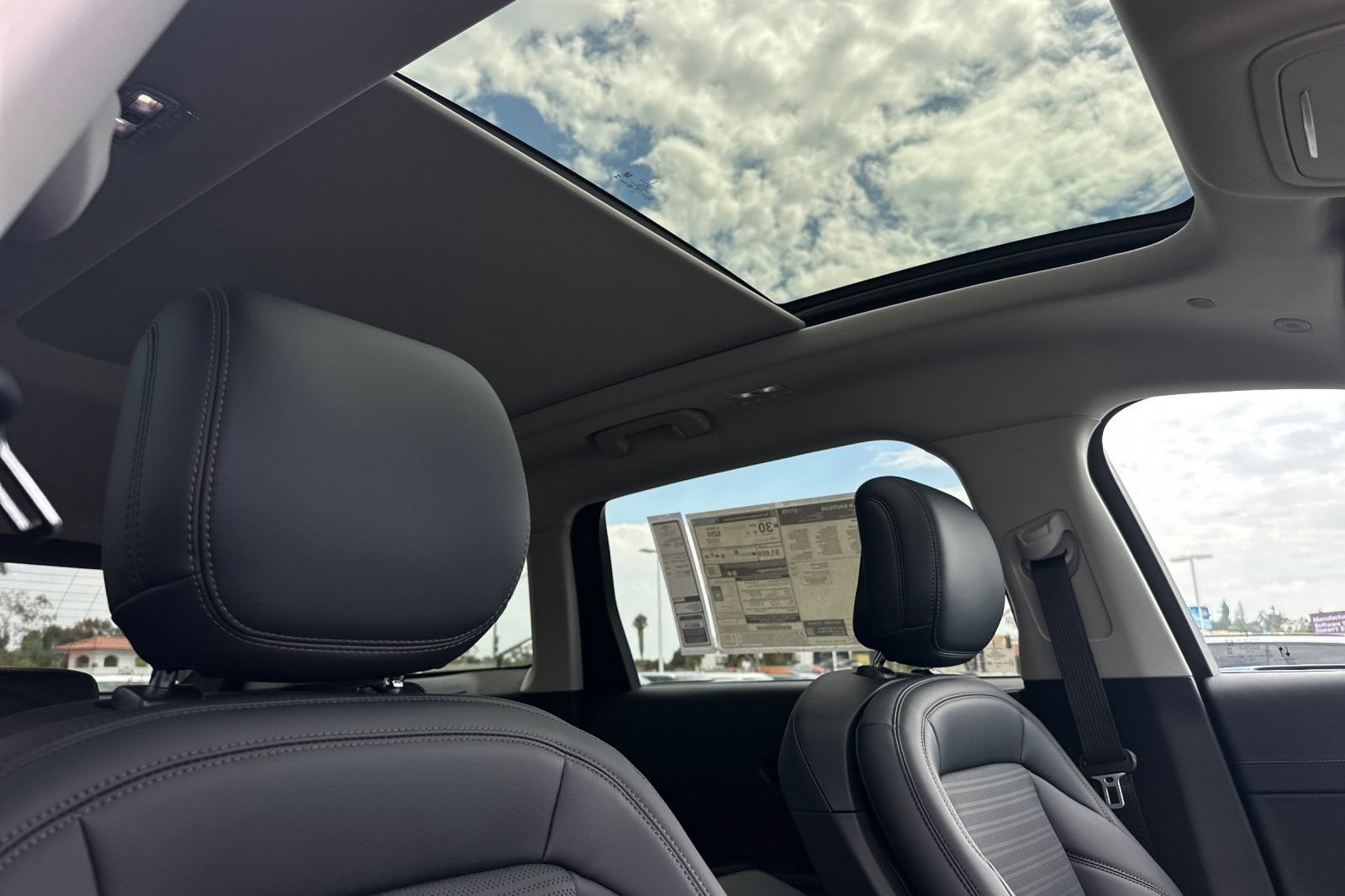 New 2026 Lincoln Nautilus Reserve w/ Jet Appearance Package AWD/4WD image 16