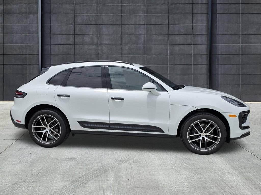 Used 2026 Porsche Macan AWD/4WD image 7