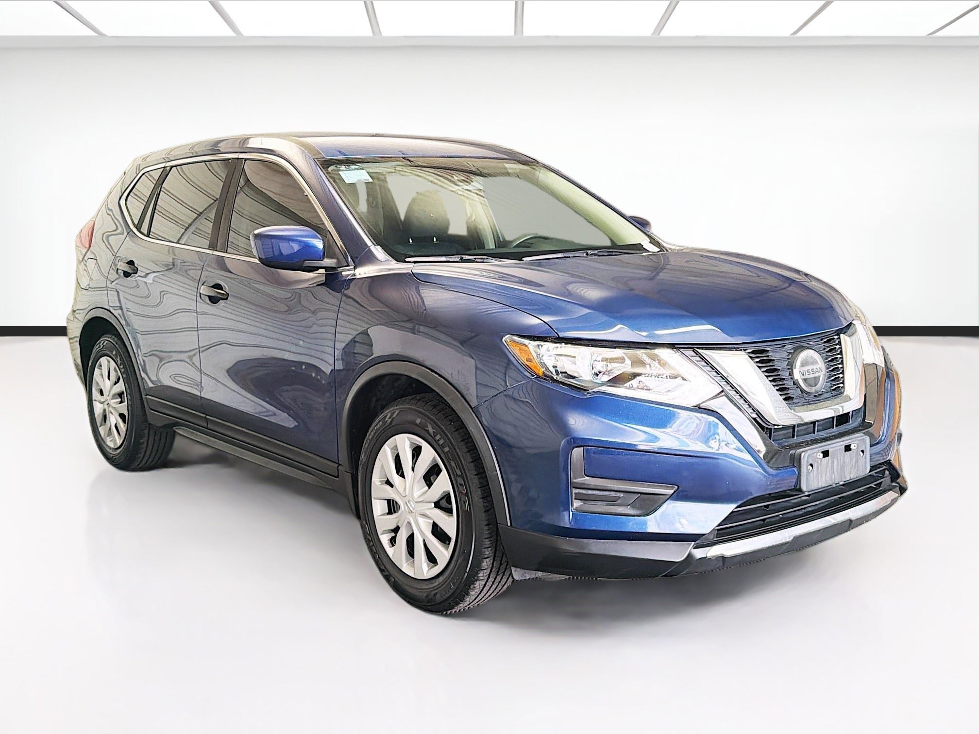 Used 2019 Nissan Rogue S image 3