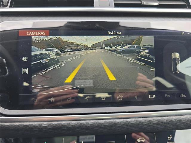 Used 2018 Land Rover Range Rover Velar S image 23