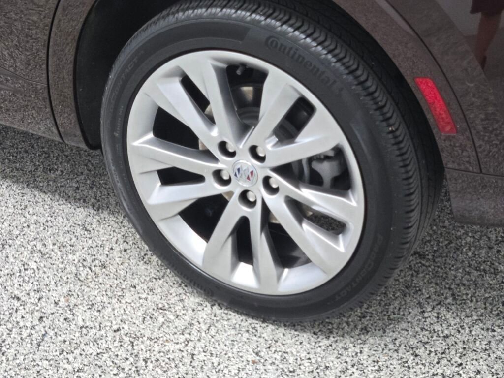 Used 2023 Buick Envision Avenir image 15