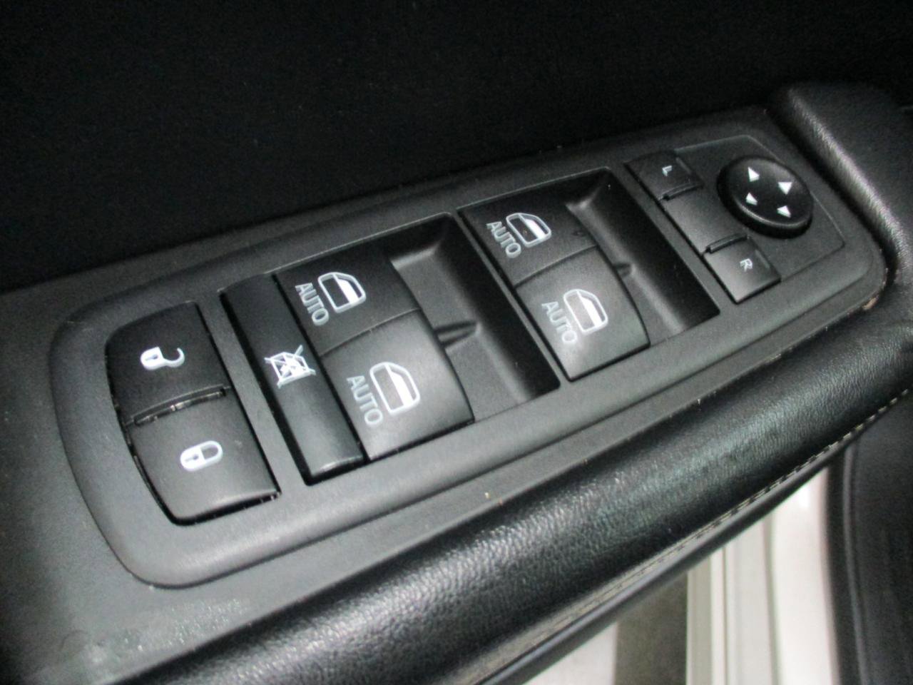 Used 2020 Chrysler Pacifica Touring-L Plus image 23