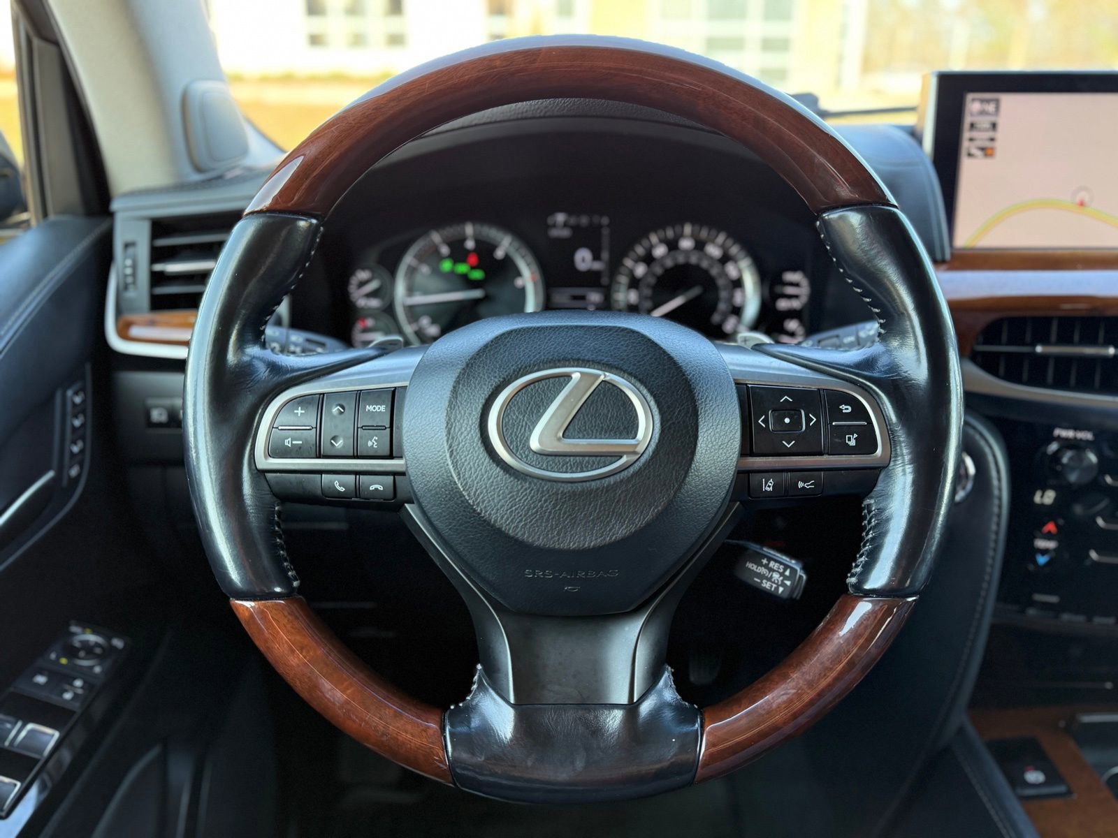 Used 2018 Lexus LX 570 4WD w/ Luxury Package image 24