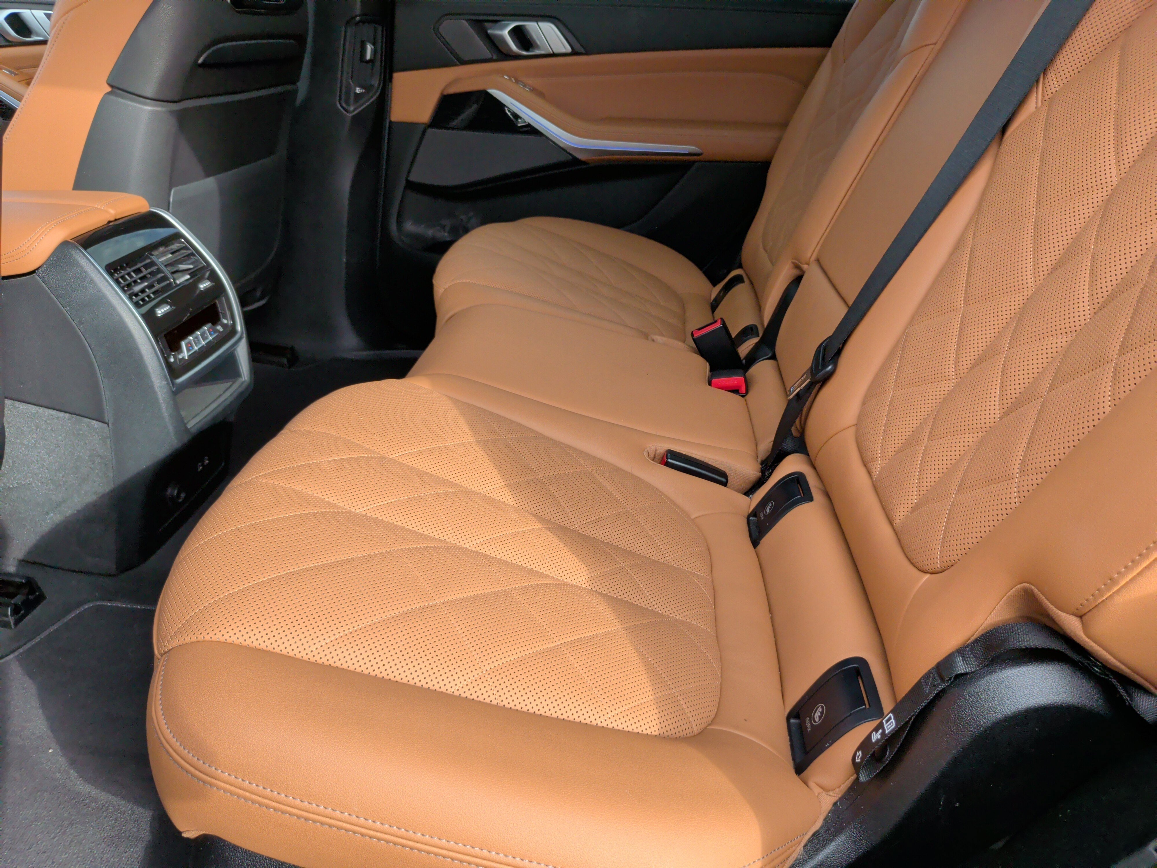 Certified 2023 BMW X7 xDrive40i w/ M Sport Package image 38