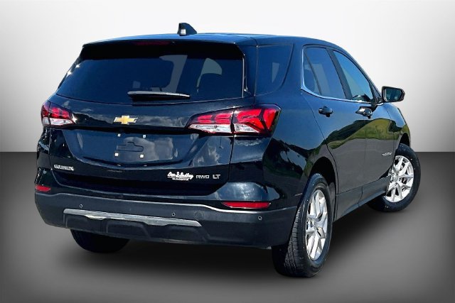 Used 2023 Chevrolet Equinox LT AWD/4WD image 2