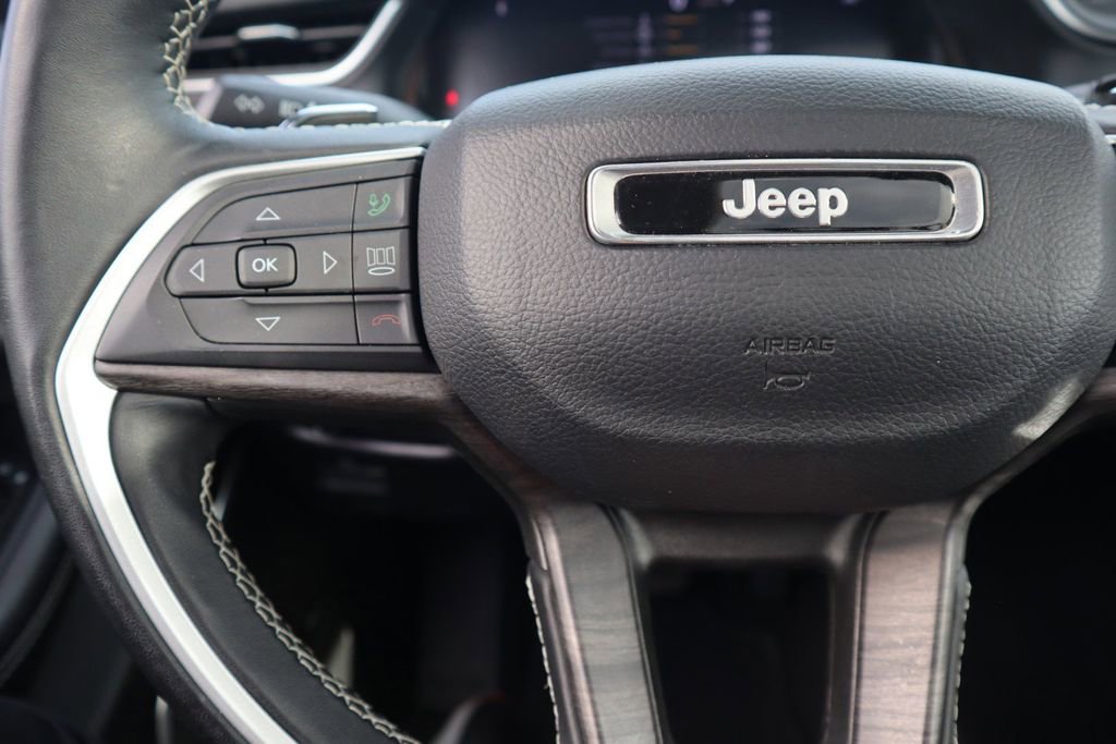 Used 2022 Jeep Grand Cherokee L Limited AWD/4WD image 26