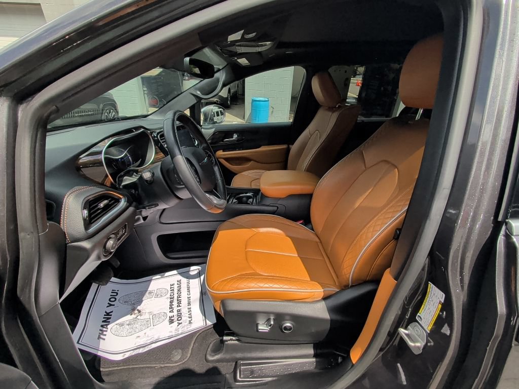 Used 2021 Chrysler Pacifica Pinnacle FWD image 10