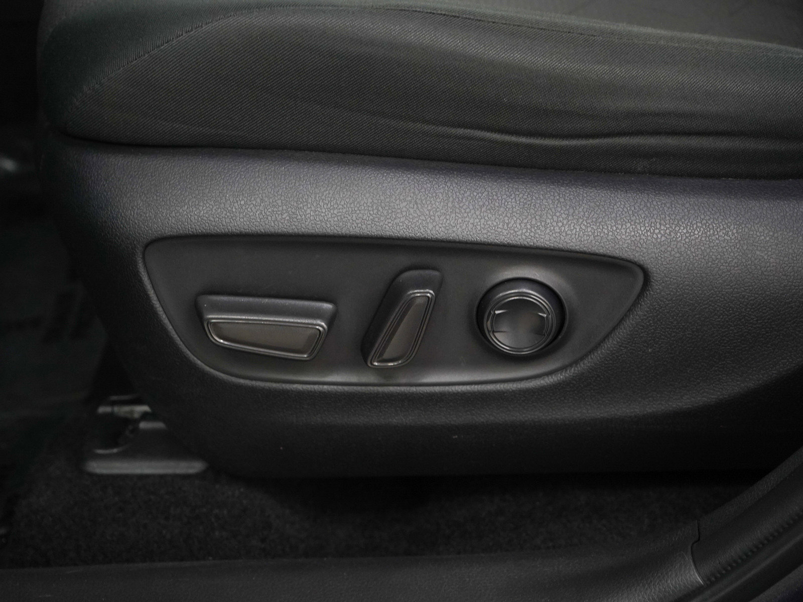 Used 2024 Toyota RAV4 XLE AWD/4WD image 29