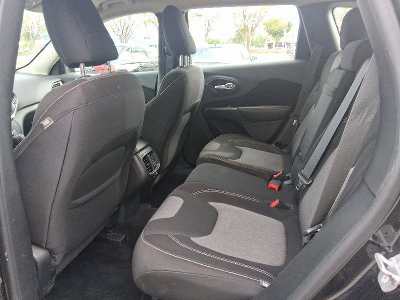 Used 2014 Jeep Cherokee Sport FWD image 15