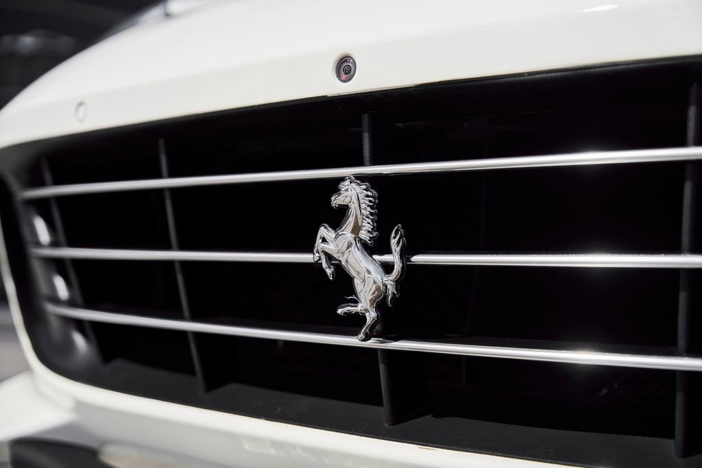 Used 2019 Ferrari GTC4Lusso AWD/4WD image 8