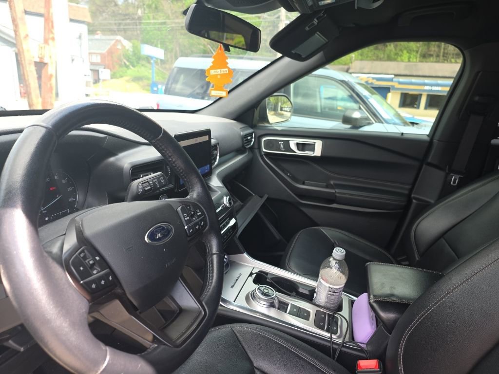 Used 2020 Ford Explorer XLT w/ Equipment Group 202A RWD image 10