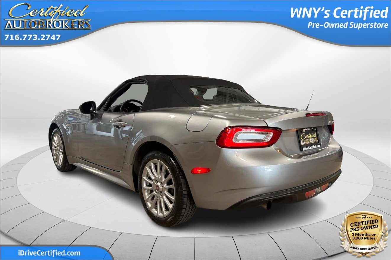 Used 2017 FIAT 124 Spider Classica RWD image 8