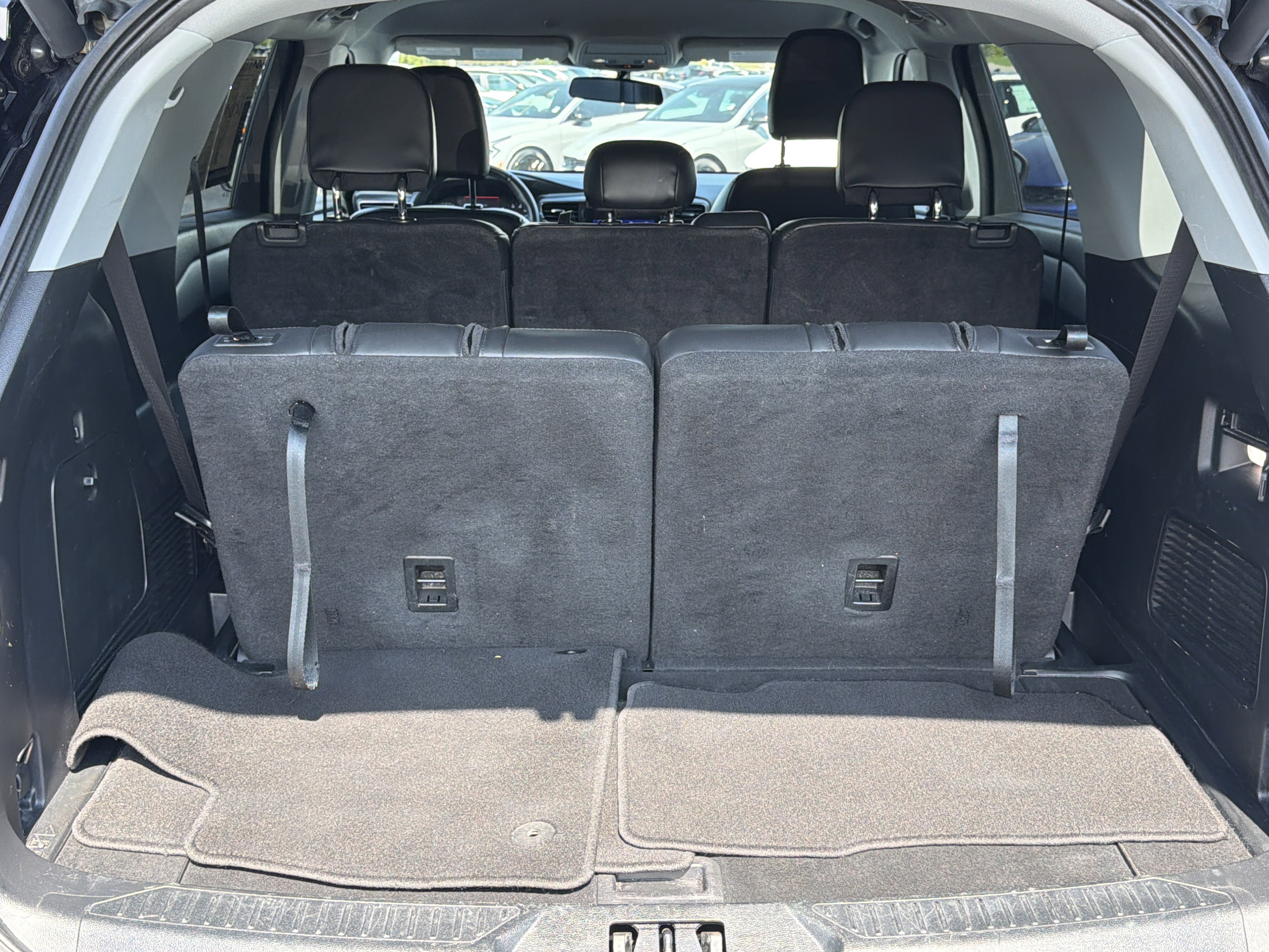 Used 2023 Ford Explorer XLT w/ Equipment Group 202A RWD image 16