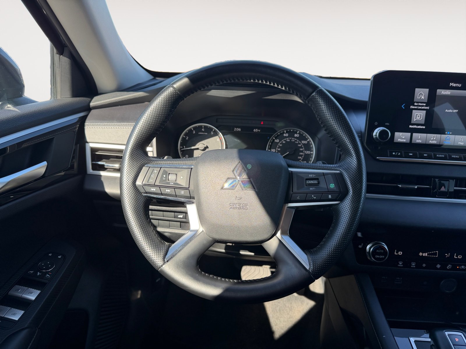 Used 2024 Mitsubishi Outlander SE image 14