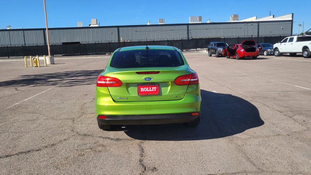 Used 2018 Ford Focus SE w/ SE Appearance Package image 7