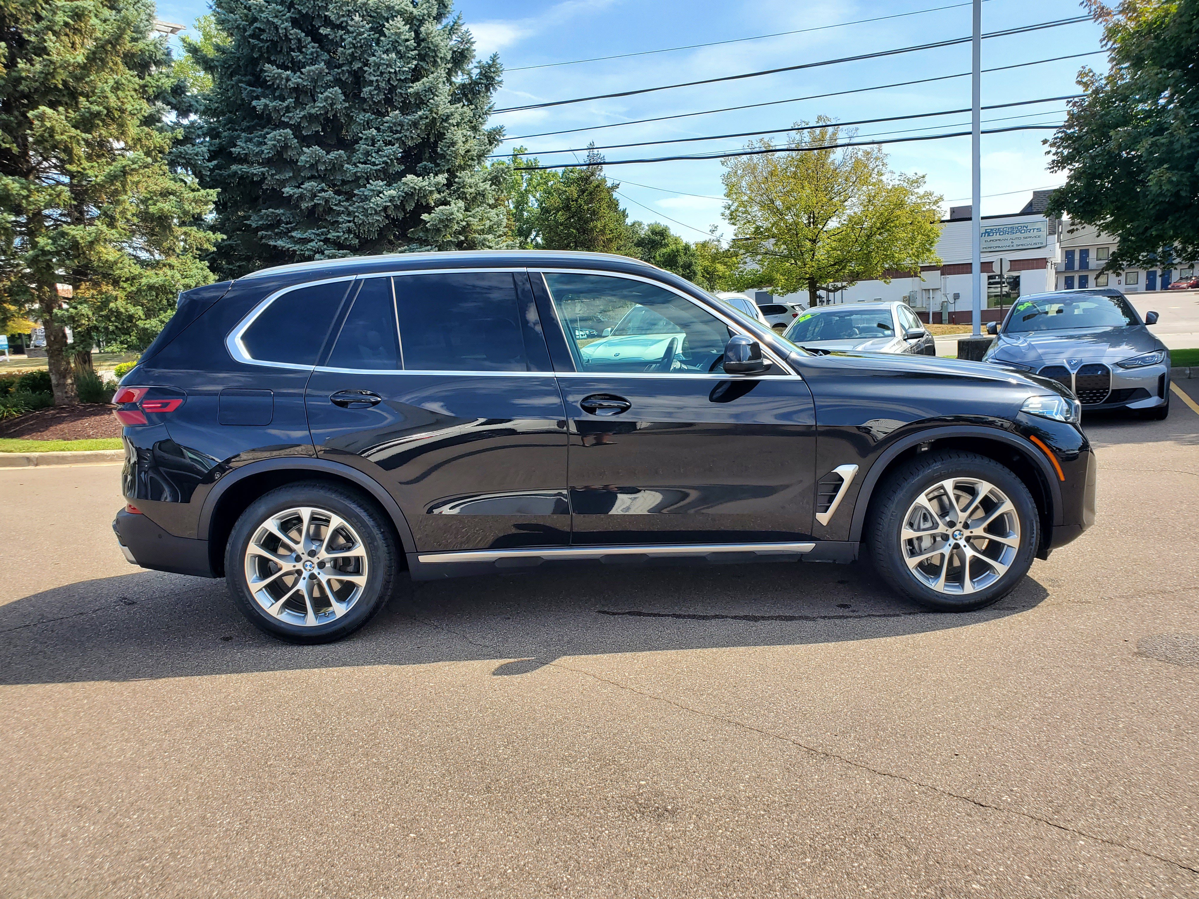 Certified 2024 BMW X5 xDrive40i w/ Premium Package AWD/4WD image 6