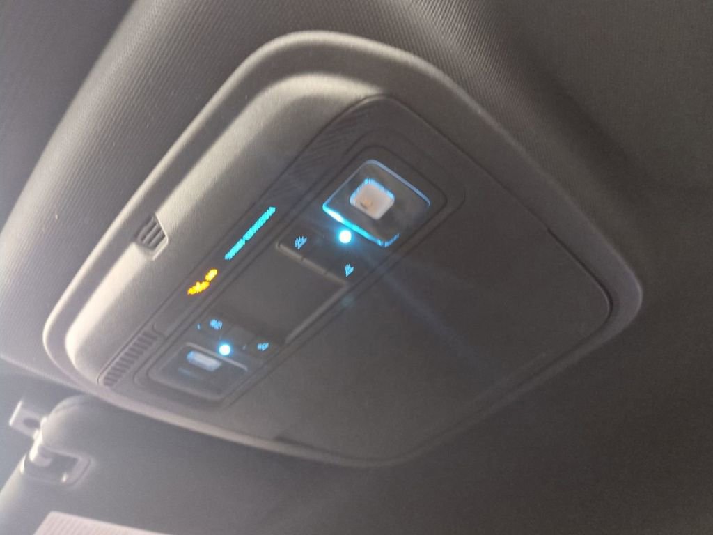 Used 2020 Ford Explorer XLT image 24