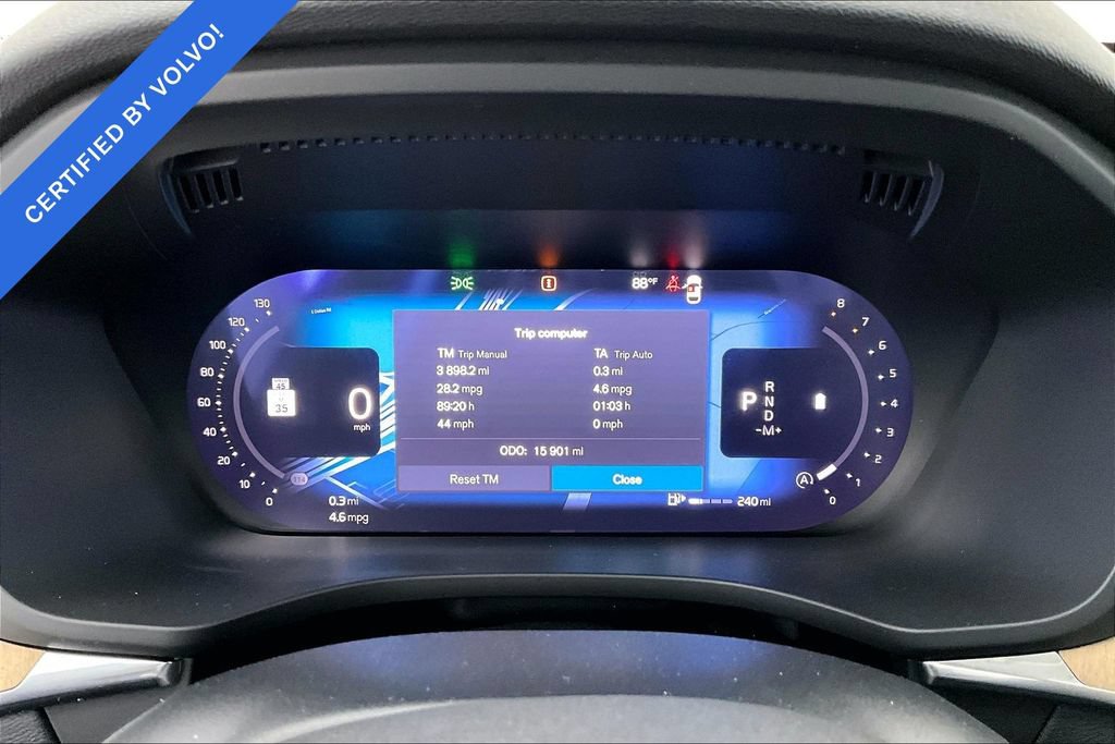 Certified 2026 Volvo XC60 B5 Plus AWD/4WD image 27
