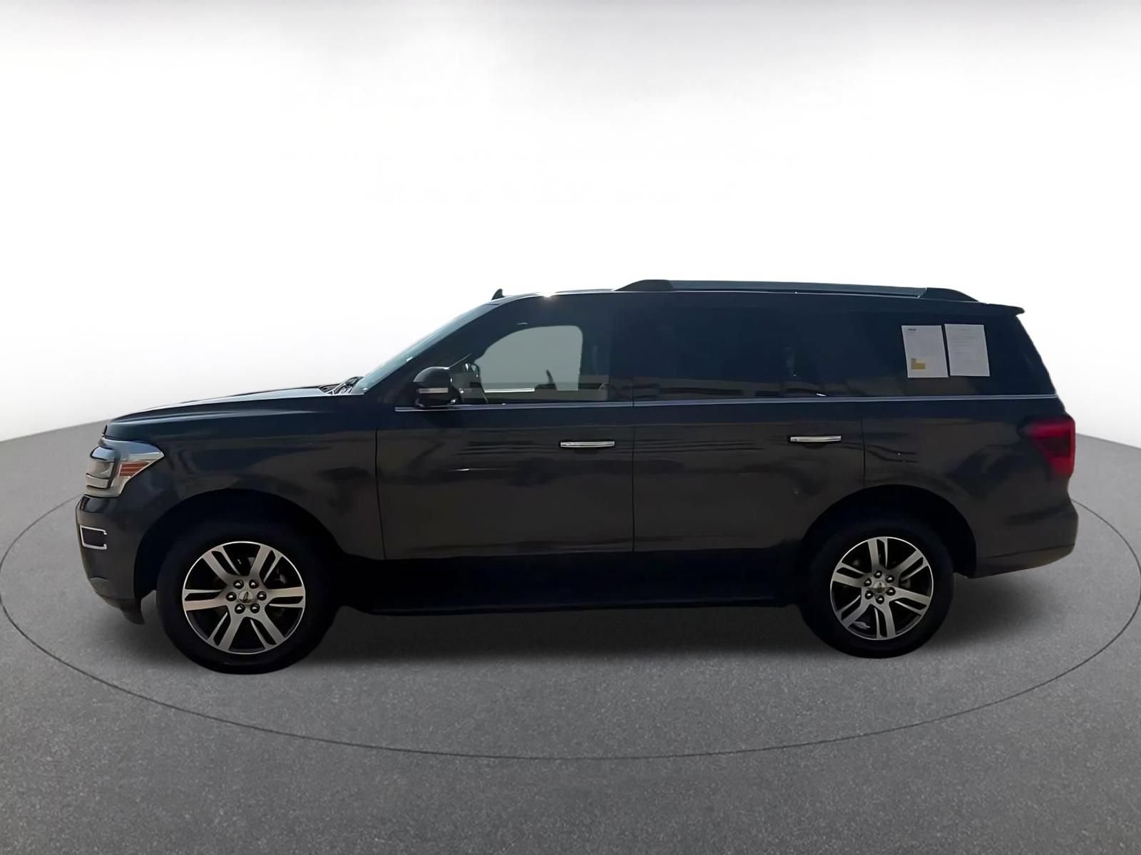 Used 2024 Ford Expedition Limited AWD/4WD image 9